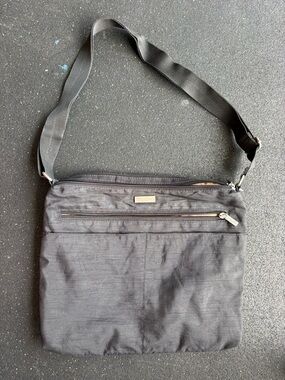 Baggallini Black Lightweight Crossbody Messenger Bag